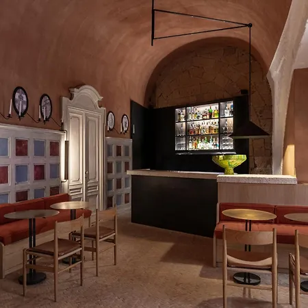 Palazzo Petrvs Hotel *