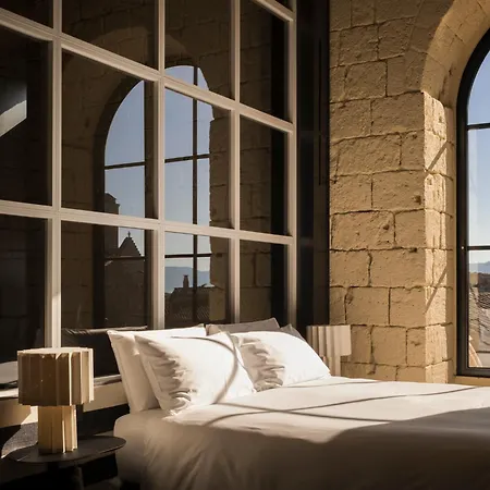 Palazzo Petrvs Hotel *
