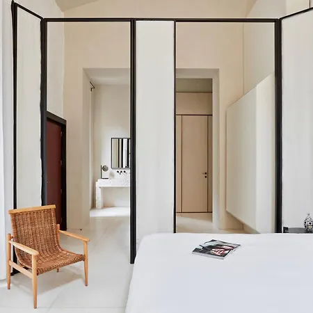 Hotel Palazzo Petrvs *