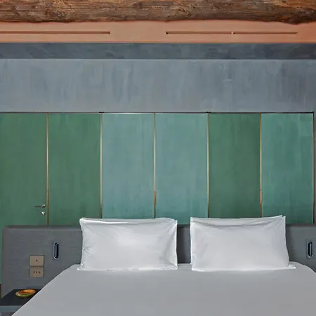Hotel Palazzo Petrvs *