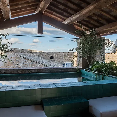 Palazzo Petrvs Hotel *