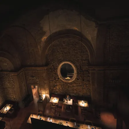 酒店 Palazzo Petrvs *