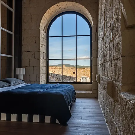 Hotel Palazzo Petrvs *