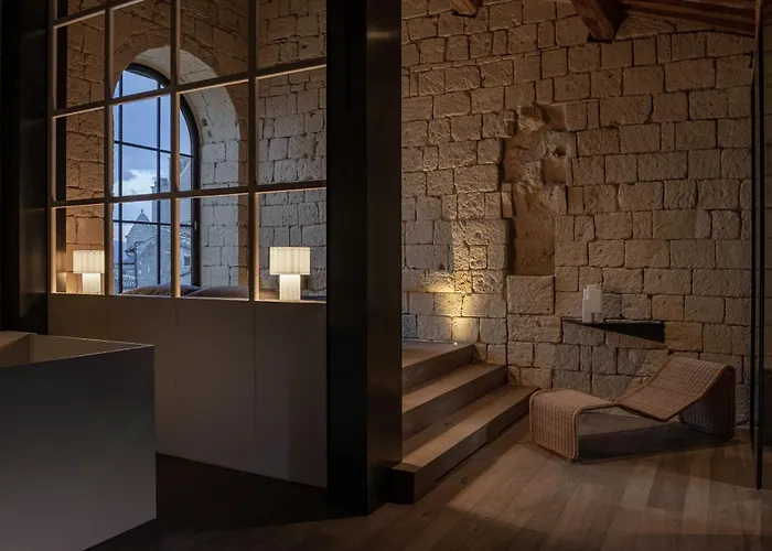 Palazzo Petrvs Hotel *