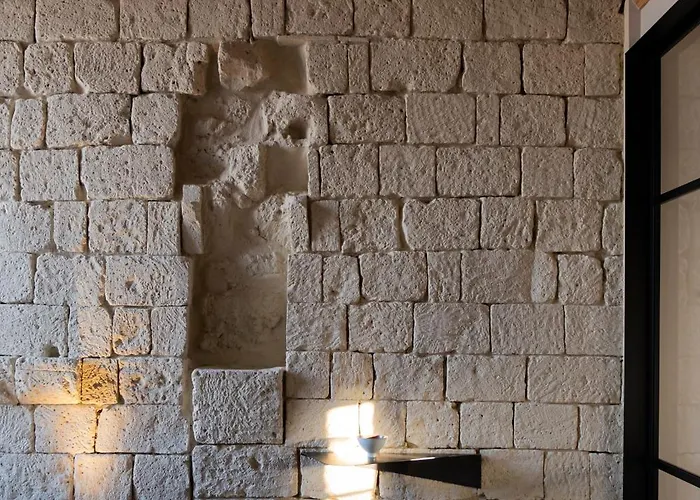 Hotel Palazzo Petrvs *