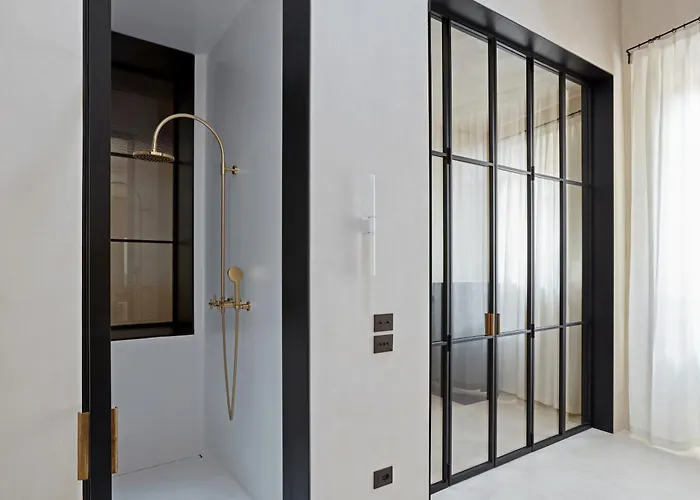 Palazzo Petrvs Hotel *