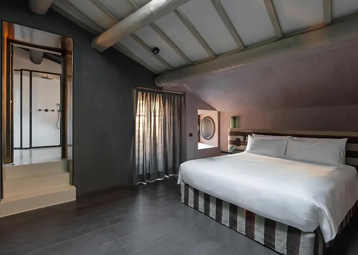 Palazzo Petrvs Hotel *