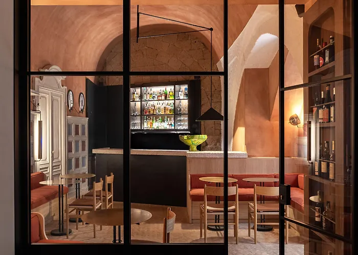 Palazzo Petrvs Hotel *